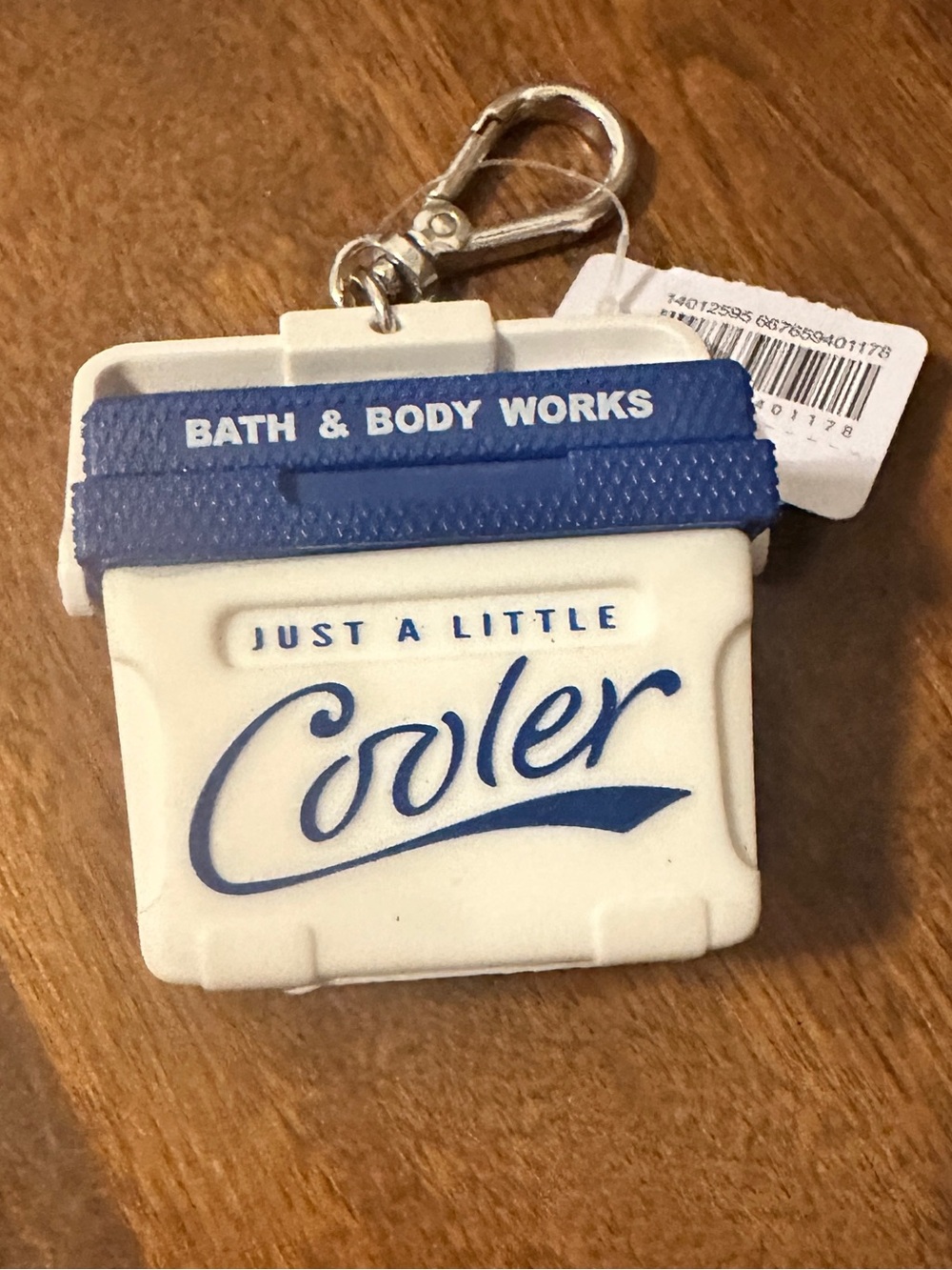 Bath & Body Works White & Blue 'Just A Little Cooler' Hand Sanitizer Holder